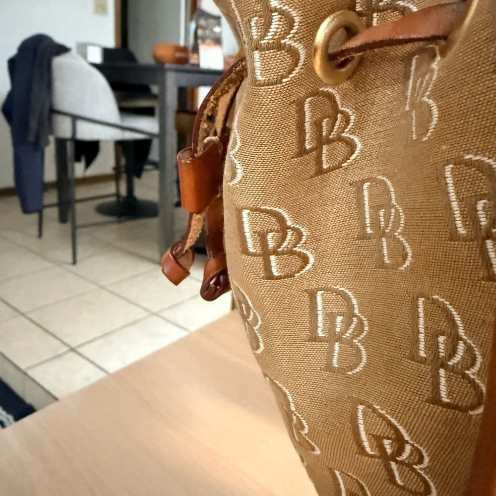 Dooney & Bourke stylish tan